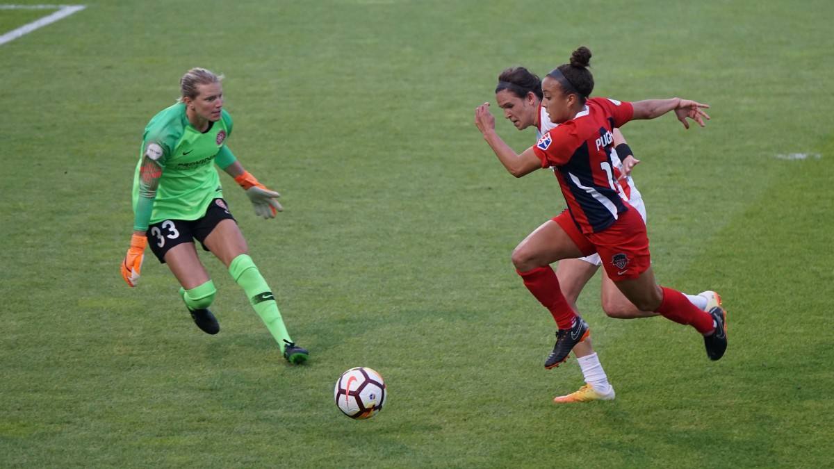 国产无人机蜂群作战系统震撼亮相